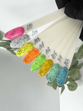 KLIO  Гель-лак  Капсульная  коллекция  8мл  №104  (с черным шиммером)